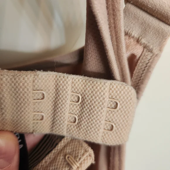 Bundle Of 2 Victoria's Secret, Pink and Cream Bra - Picture 7 of 10